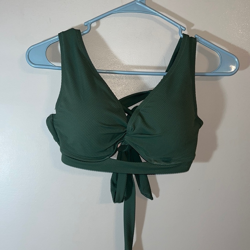 Shade & Shore Olive Knot front Swim Top 36B